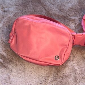 Lululemon everywhere belt bag PINK!
